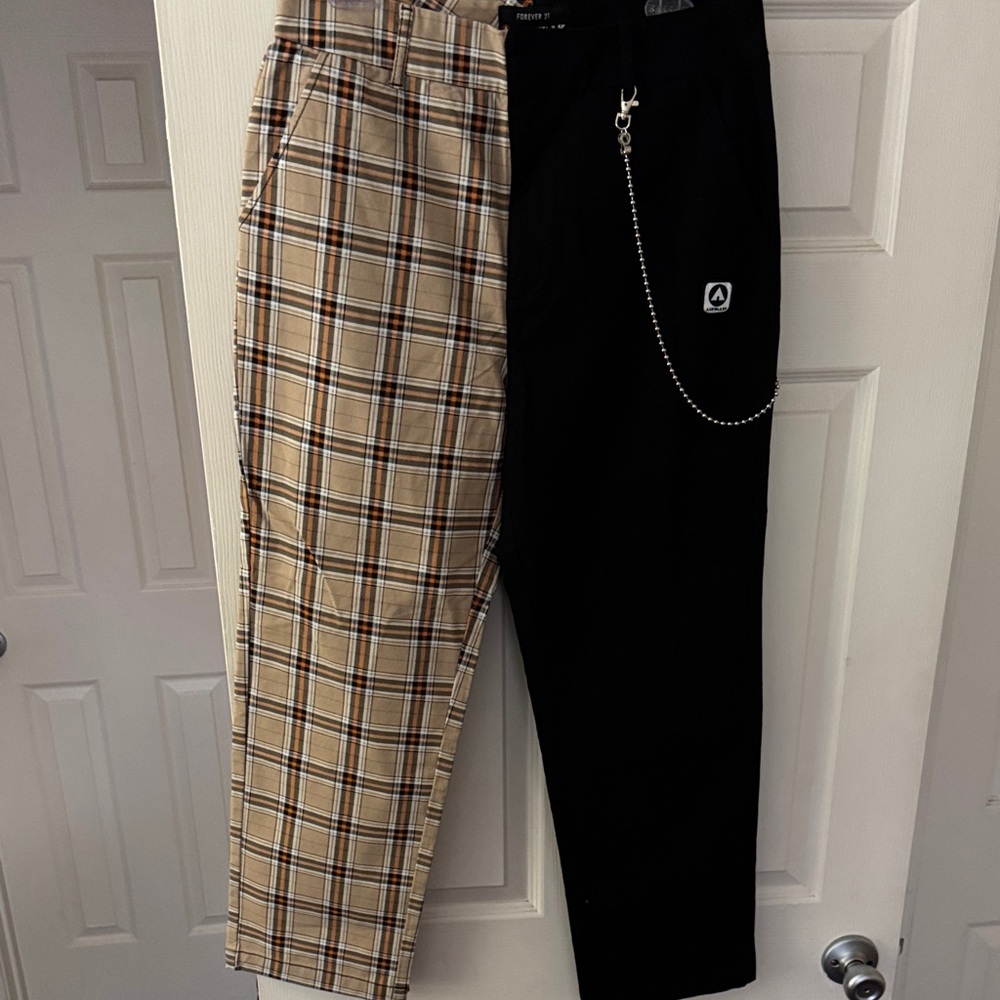 Airwalk Two-Tone Plaid & Solid Pants in Beige Plaid and Black